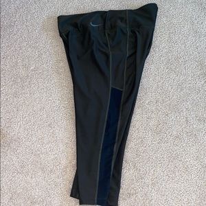 Nike capris leggings